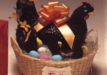 Art.120 Gallina grande cioccolato con gallinelle