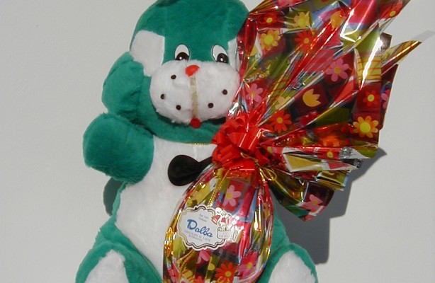 Art.718 uovo cioccolato gr.400 + peluche coniglio