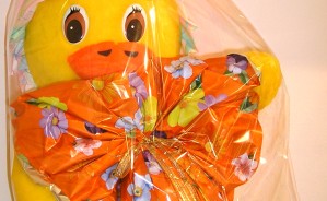 Art.718 uovo cioccolato gr.400 + peluche Papera