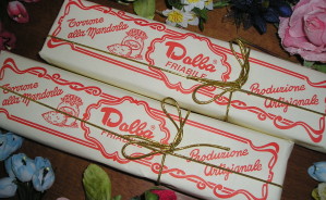 Art. 868 Torrone friabile gr.200 incarto    lusso cordoncino dorato