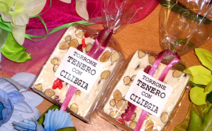 Art. 901  Cubetto gr.200 torrone tenero mandorla  – ciliegia