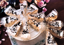 Art. 1003 Torta di torrone ten. kg. 2,2  variegata cioccolato