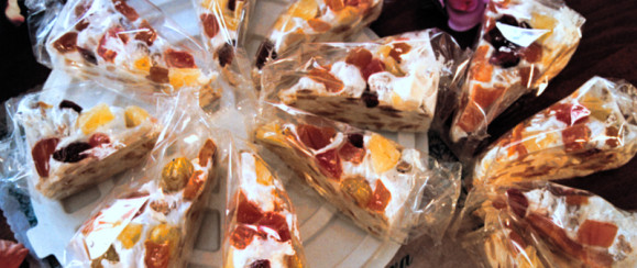 Art. 1001 Torta di torrone ten. kg. 2,2 con Frutta Mista assort.