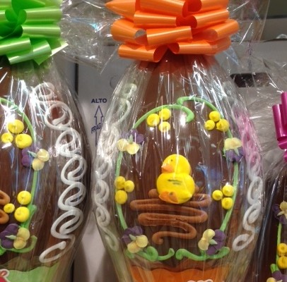 A.135 UOVO cioccolato T.9 DECORATO