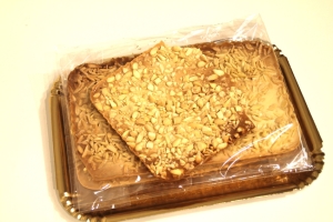 VASSOIO - DI - CROCCANTE - SFOGLIA- DI -MANDORLE - PELATE -FETTATE -O -GIULIEN- GOURMET