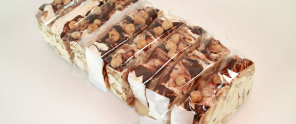 VARIEGATO NOCCIOLATA PANETTO TORRONE MANDORLA da Kg. 1,7 a FETTE