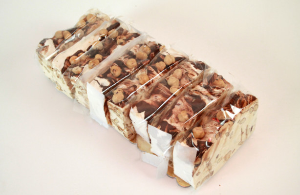 VARIEGATO NOCCIOLATA PANETTO TORRONE MANDORLA da Kg. 1,7 a FETTE